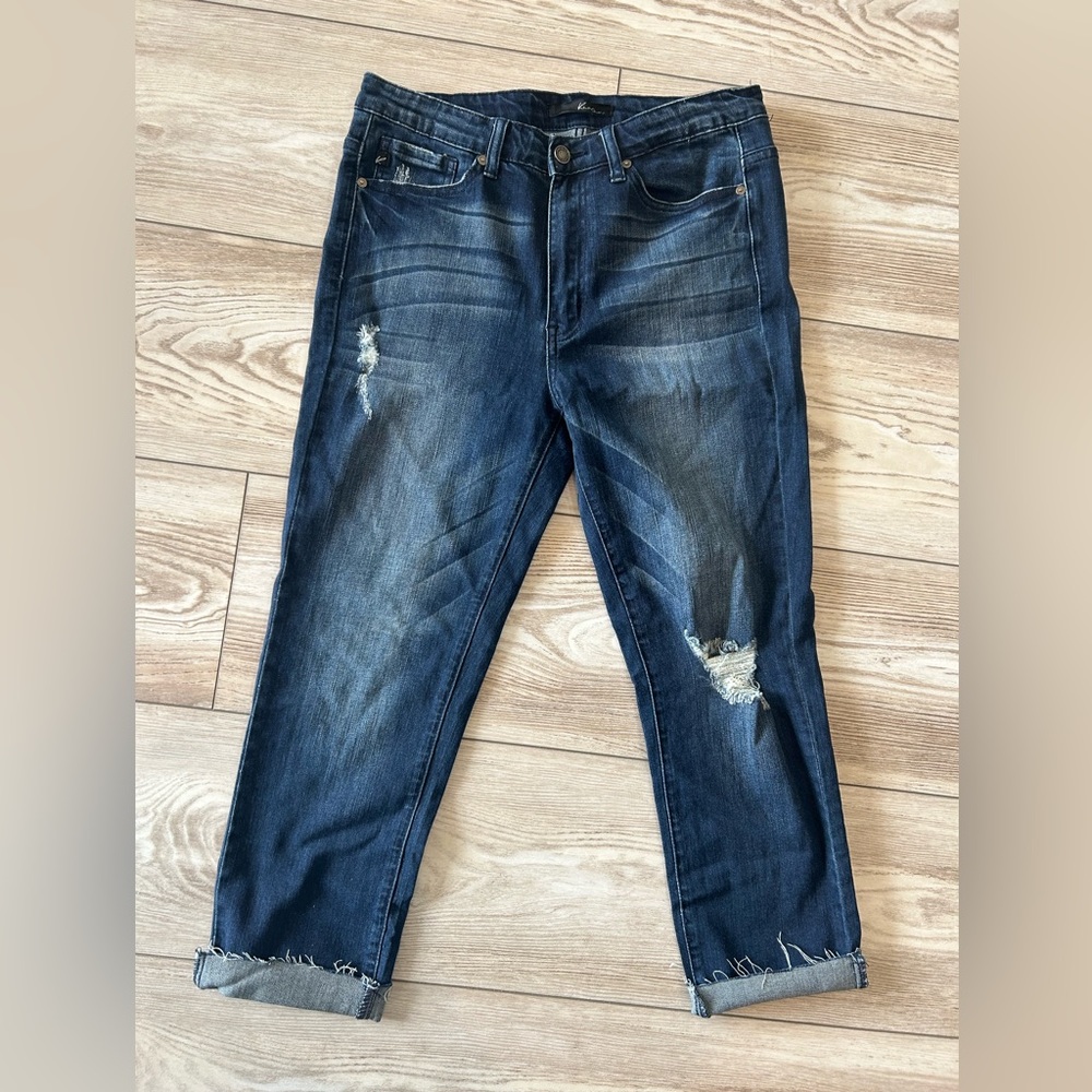 Size 29 High Rise KanCan cropped jeans